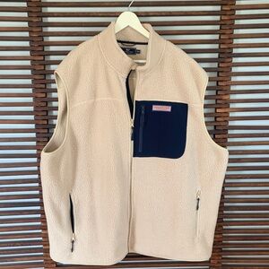 🎉NEW LISTING!🎉Vineyard Vines Men’s Fleece Vest with Navy Chest Pocket